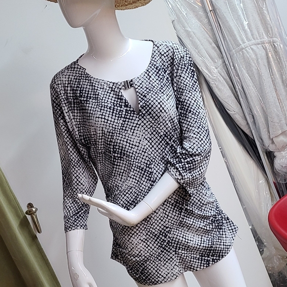 💜Vince Camuto Long Sleeve top - Picture 1 of 11